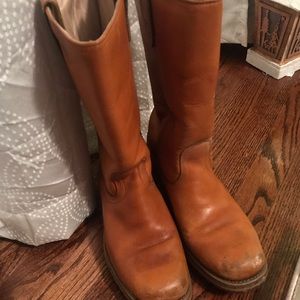 Vibram Dungo Boots Size 8.5